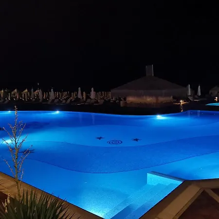 Διαμέρισμα Oasis & уютно студио оазис ризорт & спа